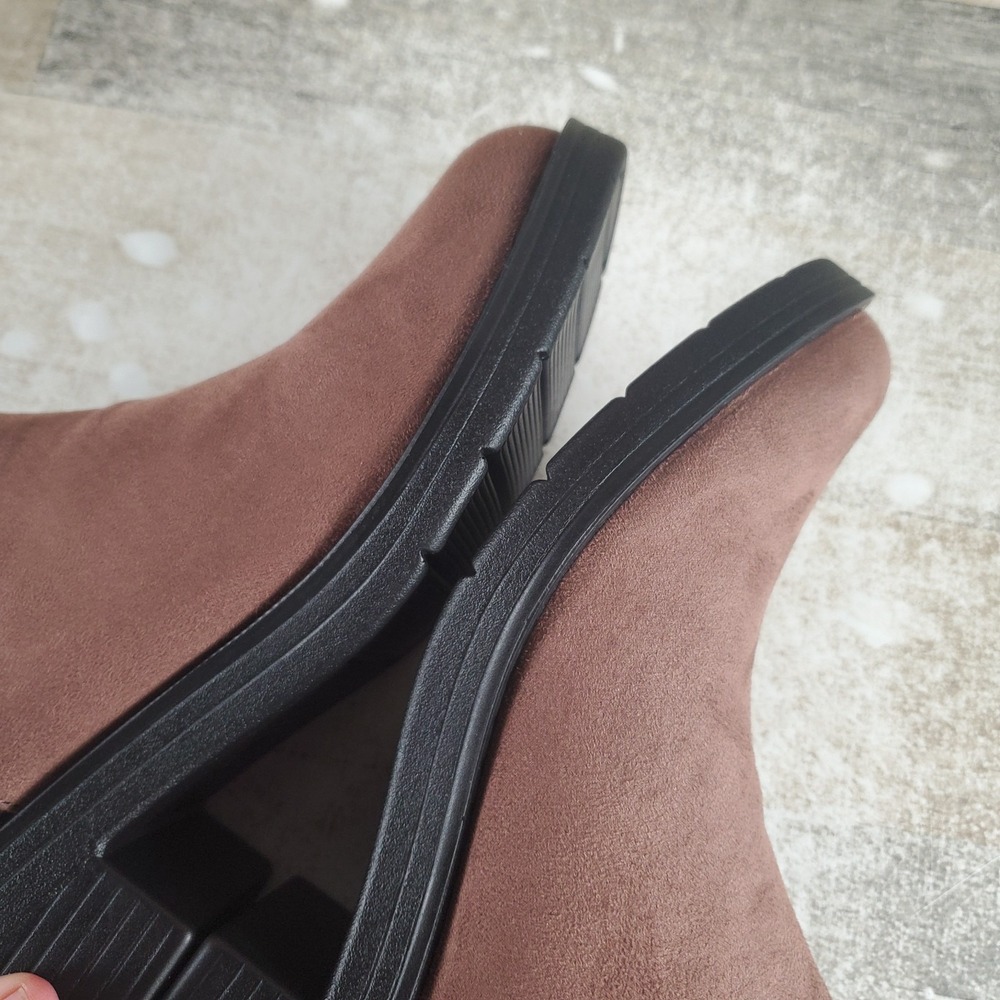 Bzees Outgoing Womens Ankle Booties Sz 8.5 W Mustang Suede Comfort Side‎ Zipper - Picture 7 of 13